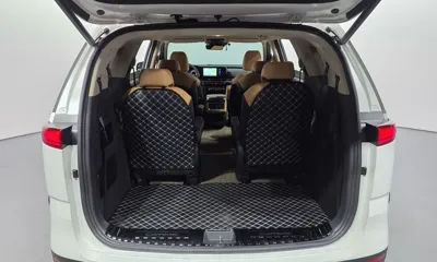 Kia Canival 2023, 53200 км, за 17776.9 USD - фото 17