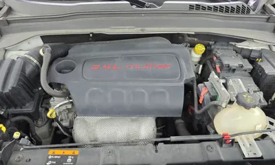 Jeep Renegade 2016, 107057 км, за 5288.21 USD - фото 6
