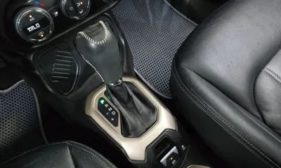 Jeep Renegade 2016, 107057 км, за 5288.21 USD - фото 9