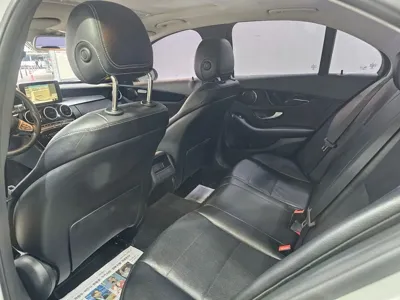Mercedes-Benz C-Class 2017, 79922 км, за 8336.62 USD - фото 8