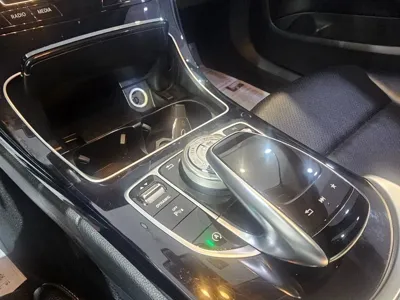 Mercedes-Benz C-Class 2017, 79922 км, за 8336.62 USD - фото 13