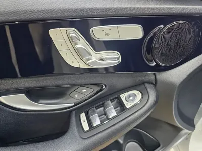 Mercedes-Benz C-Class 2017, 79922 км, за 8336.62 USD - фото 16