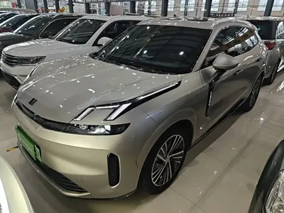 Lynk & Co 08 EM-P · 2023 год