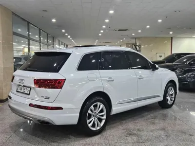Audi Q7 2019, 77099 км, за 19820.57 USD