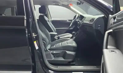Volkswagen Tiguan 2018, 97190 км, за 11525.68 USD - фото 11