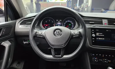 Volkswagen Tiguan 2018, 97190 км, за 11525.68 USD - фото 13