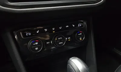Volkswagen Tiguan 2018, 97190 км, за 11525.68 USD - фото 17