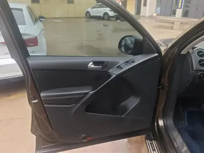Volkswagen Tiguan 2016, 119600 км, за 6106.41 USD - фото 7