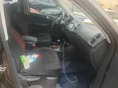 Volkswagen Tiguan 2016, 119600 км, за 6106.41 USD - фото 8