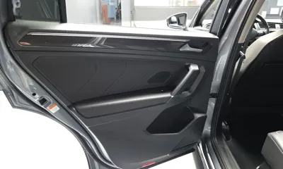 Volkswagen Tiguan 2018, 67744 км, за 18851.97 USD - фото 25