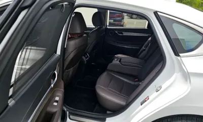 Hyundai Grandeur 2018, 164383 км, за 8139.61 USD - фото 11