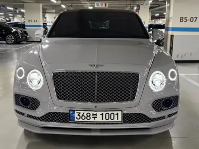 Bentley Bentayga · 2017 год