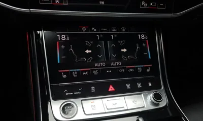 Audi A8 2021, 127445 км, за 31836.68 USD - фото 16