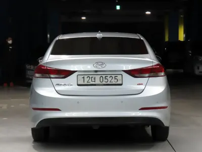 Hyundai Avante 2016, 172858 км, за 3733.07 USD