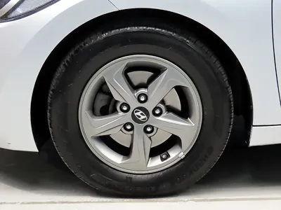Hyundai Avante 2016, 172858 км, за 3733.07 USD