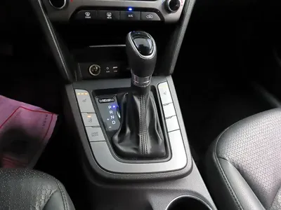 Hyundai Avante 2016, 172858 км, за 3733.07 USD - фото 9
