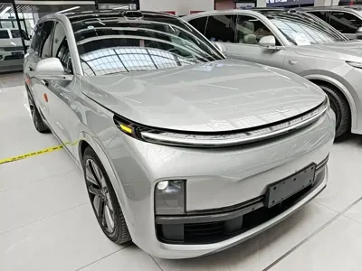 Li Auto Li L9 2022, 77100 км, за 32856.78 USD