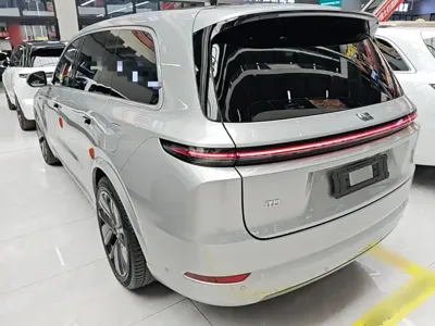 Li Auto Li L9 2022, 77100 км, за 32856.78 USD
