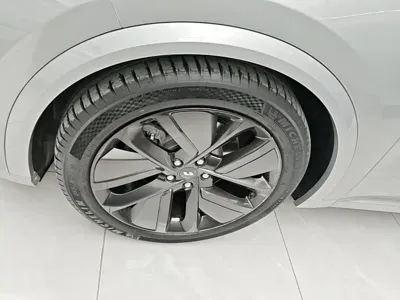 Li Auto Li L9 2022, 77100 км, за 32856.78 USD - фото 23
