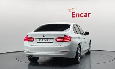 BMW 3-Series 2018, 73439 км, за 11074.92 USD