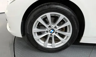 BMW 3-Series 2018, 73439 км, за 11074.92 USD