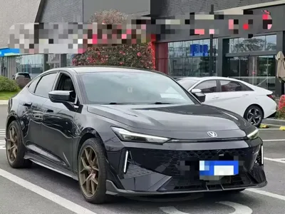 Changan UNI-V 2024, 10000 км, за 10031.41 USD