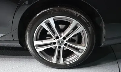 Mercedes-Benz E-Class 2023, 47322 км, за 26644.35 USD