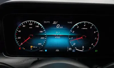 Mercedes-Benz E-Class 2023, 47322 км, за 26644.35 USD - фото 8