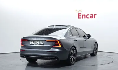 Volvo S60 2020, 72802 км, за 15857.28 USD