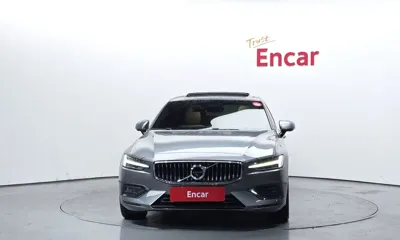 Volvo S60 2020, 72802 км, за 15857.28 USD