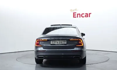 Volvo S60 2020, 72802 км, за 15857.28 USD