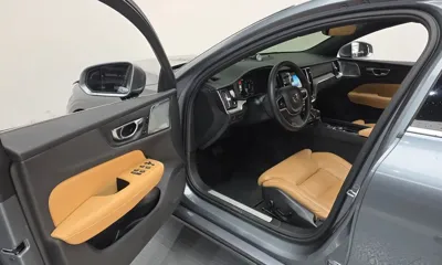 Volvo S60 2020, 72802 км, за 15857.28 USD - фото 11
