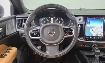 Volvo S60 2020, 72802 км, за 15857.28 USD - фото 13