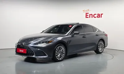 Lexus ES · 2025 год