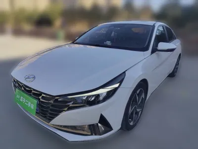 Hyundai Elantra · 2021 год