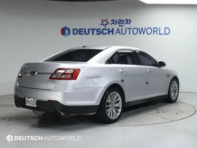 Ford Taurus 2013, 132200 км, за 2100.56 USD