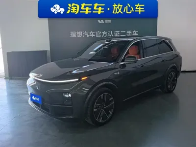 Li Auto Li L8 · 2025 год