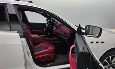 Maserati Levante 2019, 64795 км, за 27522.32 USD - фото 11