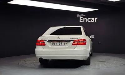 Mercedes-Benz E-Class 2010, 79052 км, за 4532.32 USD
