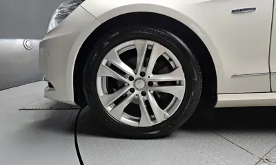 Mercedes-Benz E-Class 2010, 79052 км, за 4532.32 USD