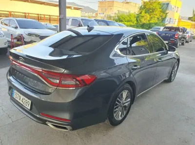 Hyundai Grandeur 2019, 215098 км, за 6254.07 USD