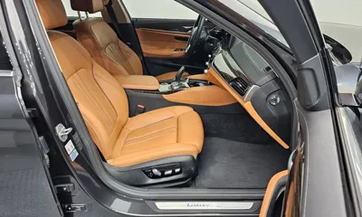 BMW 5-Series 2021, 42056 км, за 21662.07 USD - фото 12