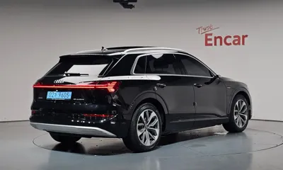 Audi e-tron 2021, 47320 км, за 32390.29 USD