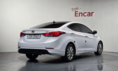 Hyundai Avante 2015, 114355 км, за 3575.37 USD