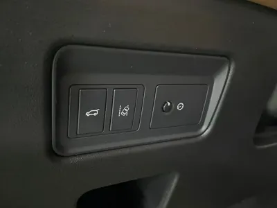 Land Rover Discovery 2018, 185900 км, за 15197 USD - фото 13