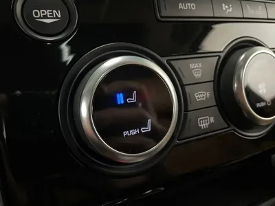 Land Rover Discovery 2018, 185900 км, за 15197 USD - фото 16