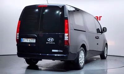 Hyundai Staria 2025, 23330 км, за 16279.38 USD