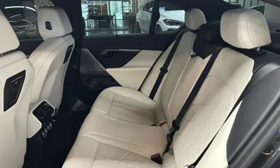 BMW i5 2025, 21820 км, за 45472.34 USD - фото 10