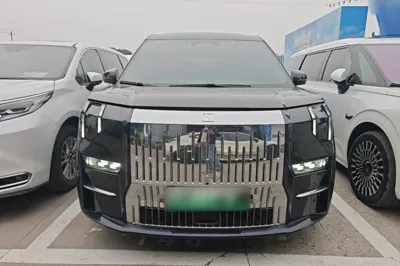 Zeekr 009 2022, 62600 км, за 44368 USD