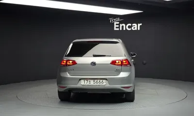 Volkswagen Golf 2014, 78213 км, за 5021.47 USD